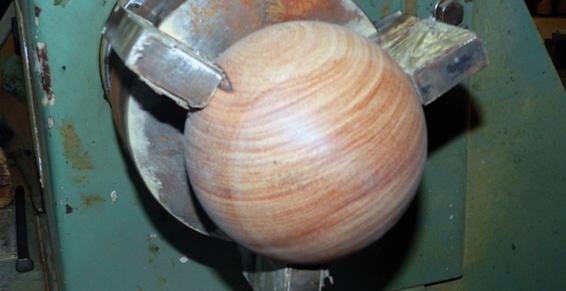 Tournage d'une boule en gaia