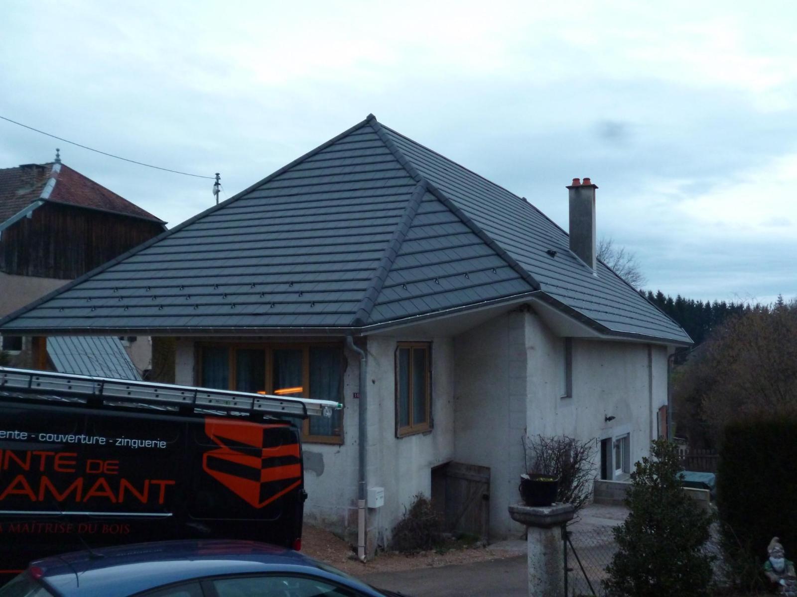 Toit refait à neuf Damartin