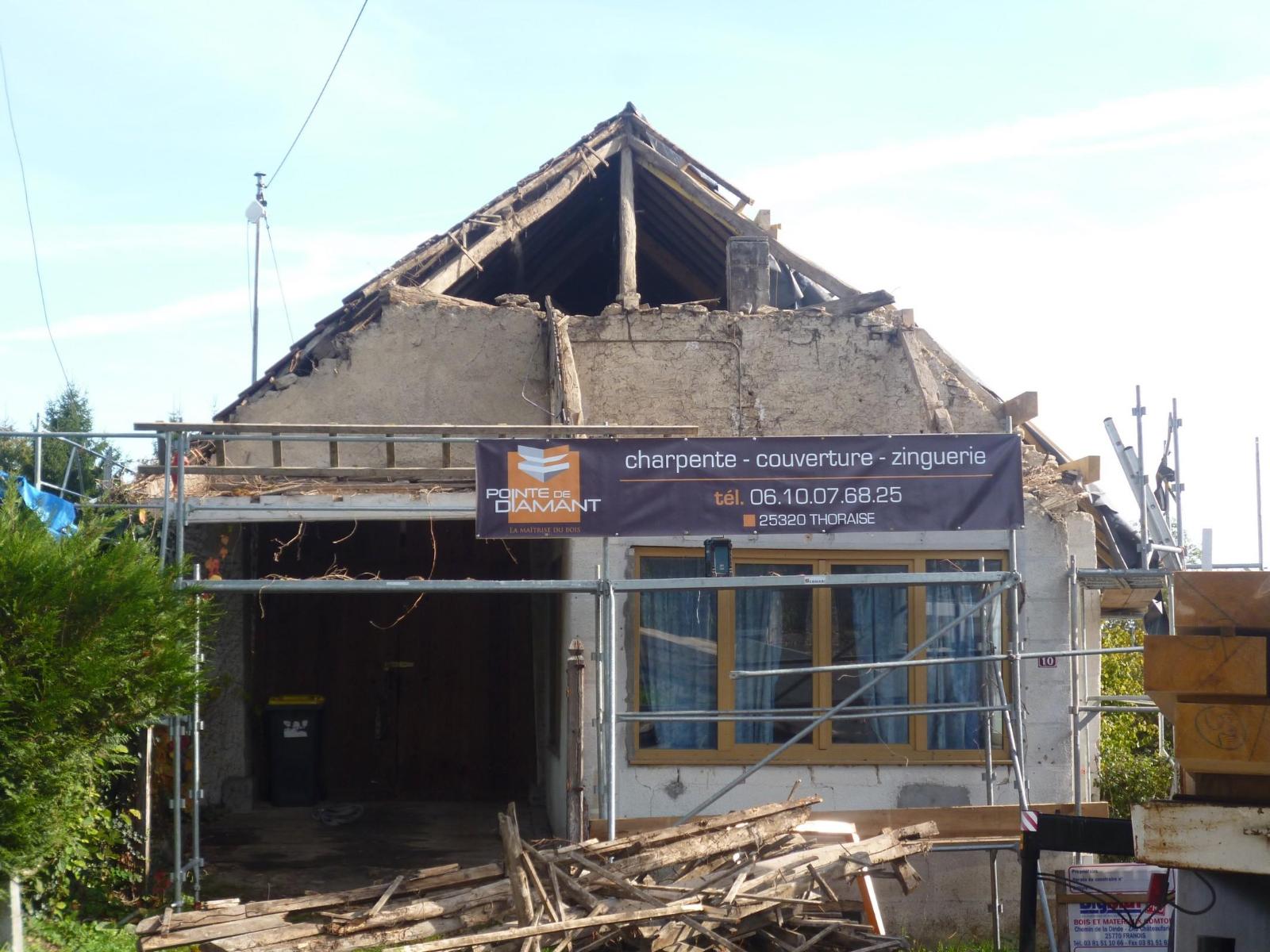 Toit en cours de réfection Dammartin