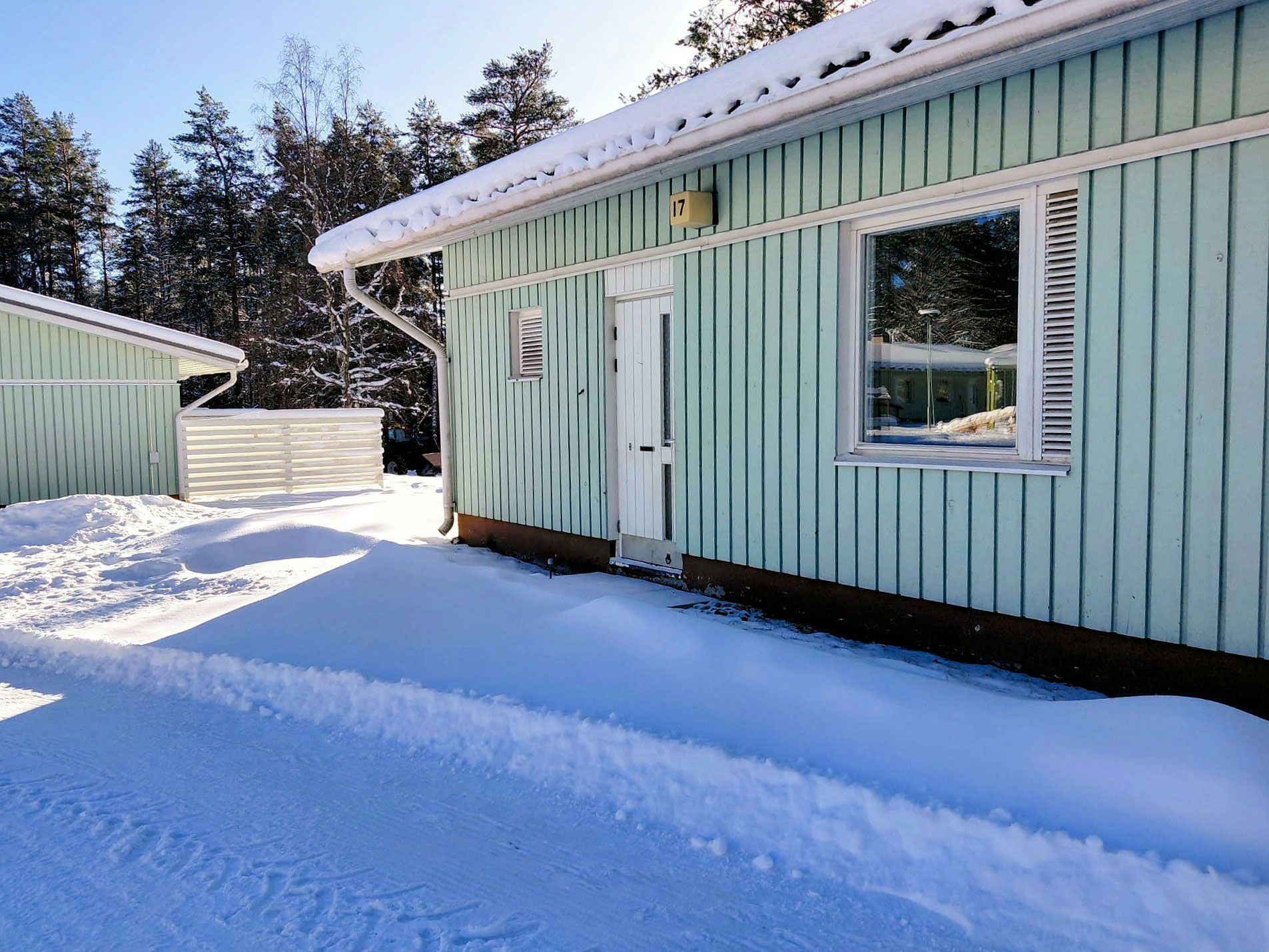 Puistolantie 1 E 17 etupiha