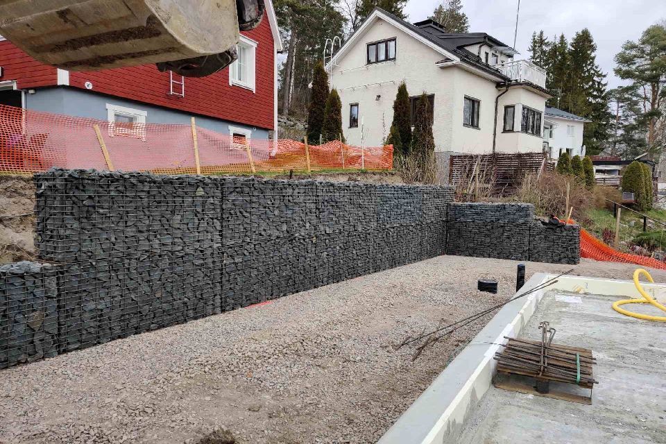 Ikitaito Oy:n kivikoreja aitana