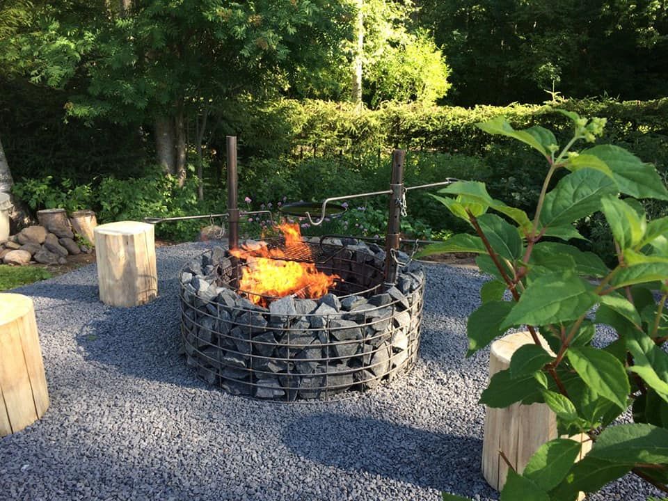 Nuotiokori ja puujakkarat
#nuotio #kivikori #nuotiokori #ikitaito