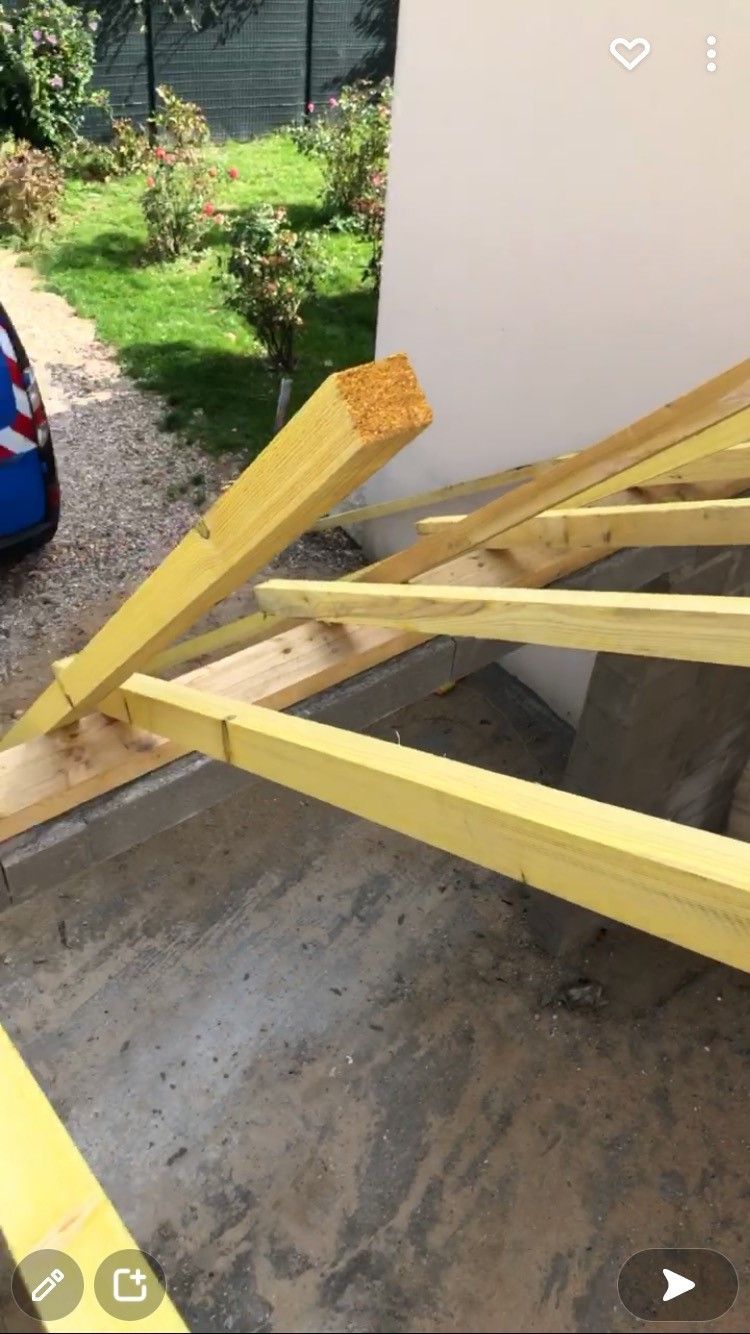 Construction d'une charpente en bois