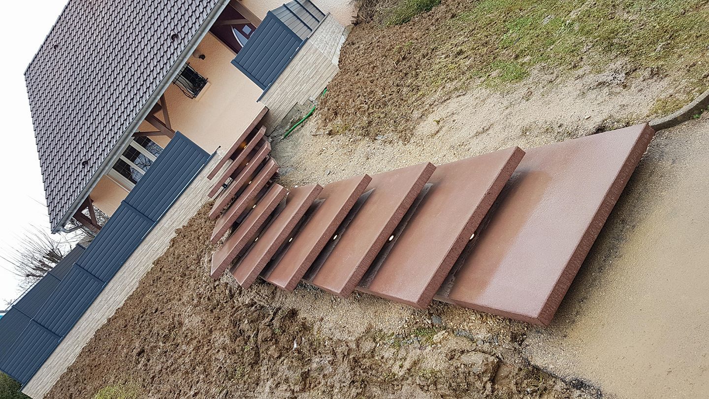 Dalle d'emmarchement