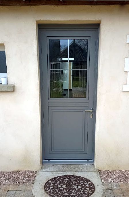 Porte d'entrée vitrée style traditionnel