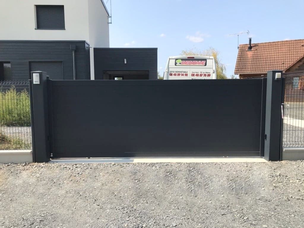 Portail Casanova en coulissant au Mans