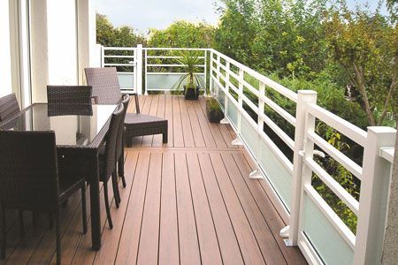 Garde-corps acier et verre dépoli pour terrasse