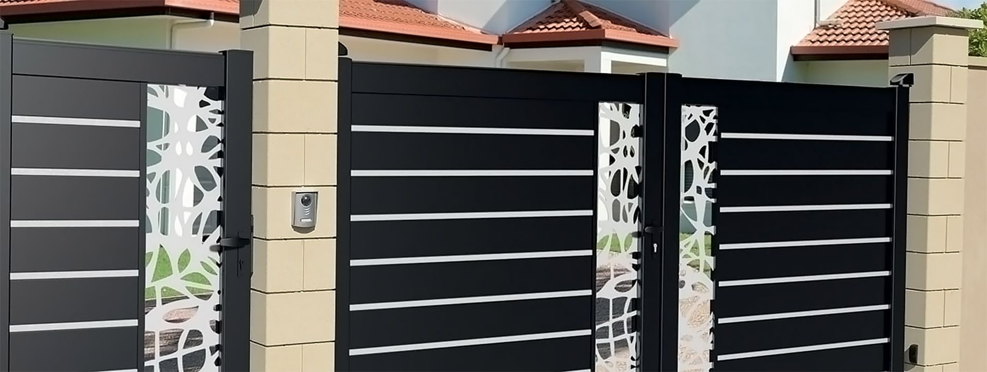 Portail moderne avec ajourage