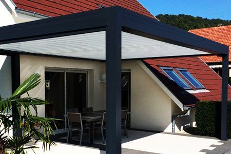 Pergola bioclimatique sur terrasse