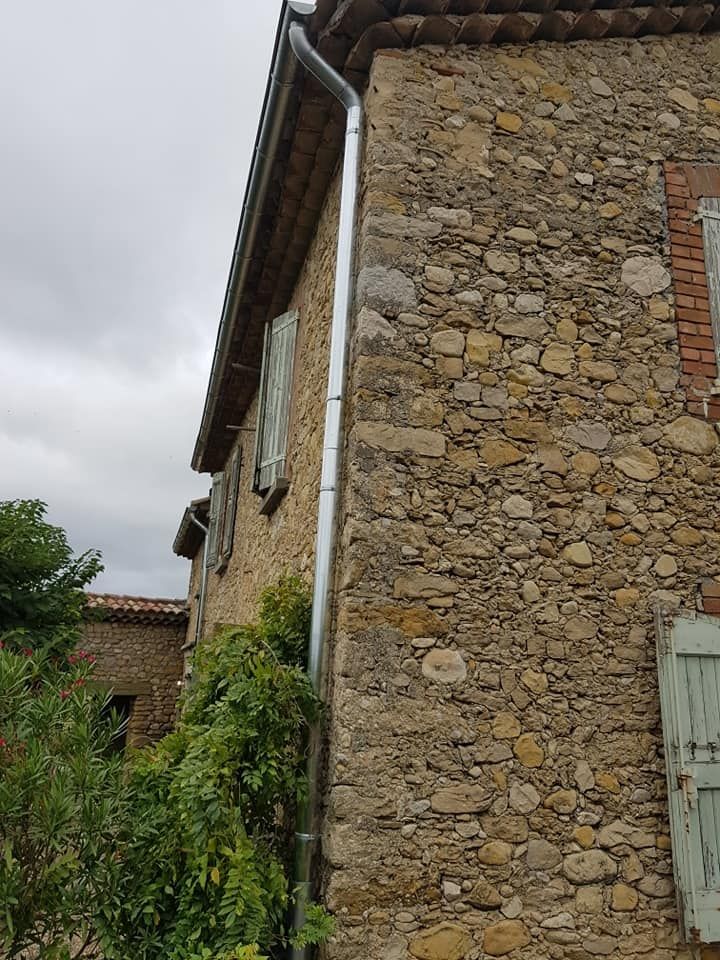 Descente de gouttière.