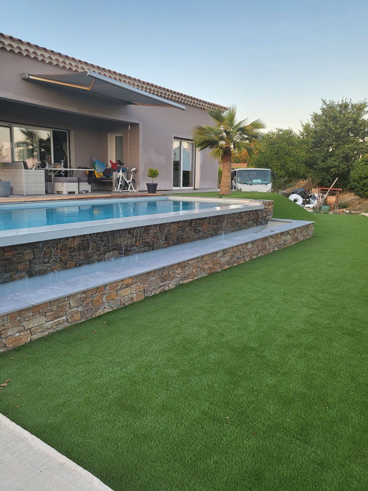 Vers la page Construction de piscine.