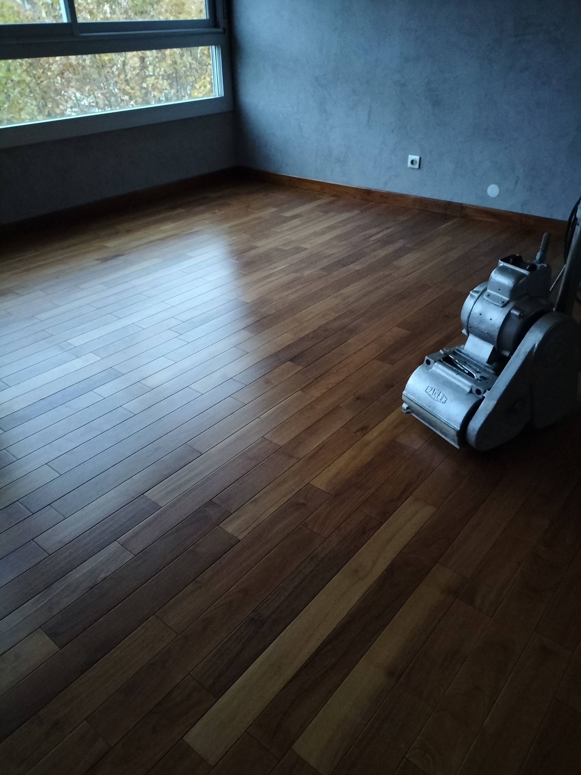 Ponçage du parquet