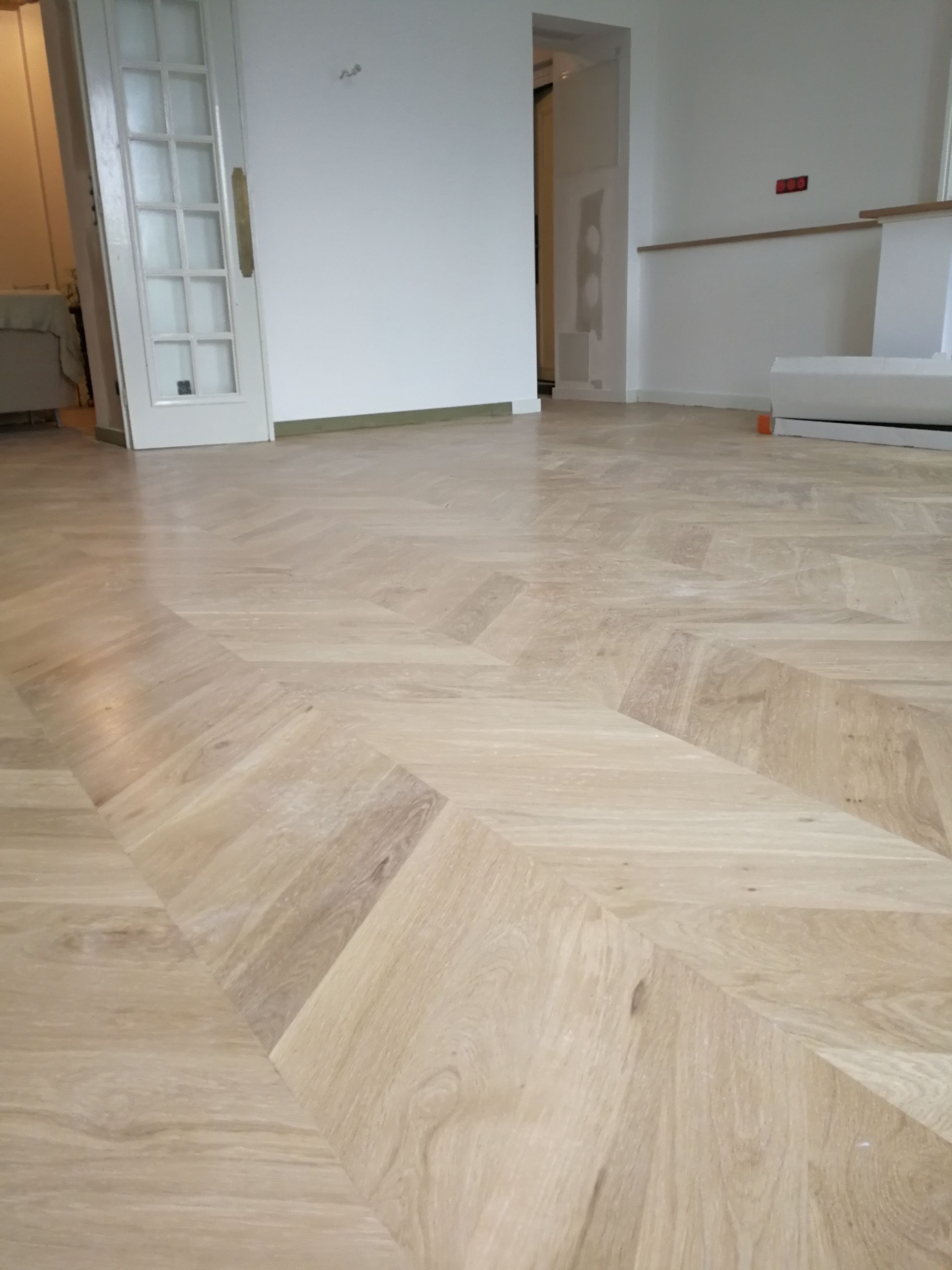 Pose de parquet en Point de Hongrie