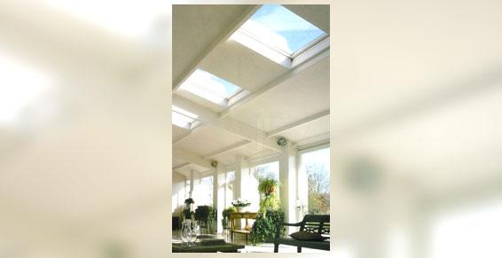 Faites rentrer la lumière avec la pose de fenêtre de toit