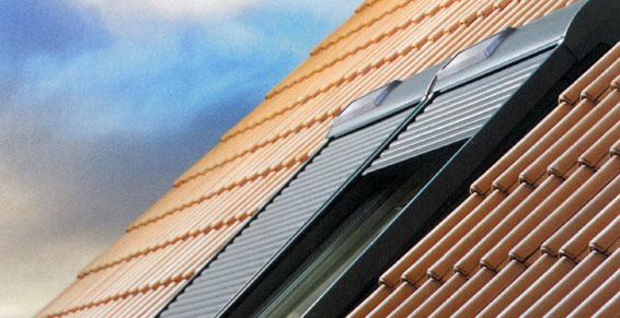 Pose de fenêtre de toit