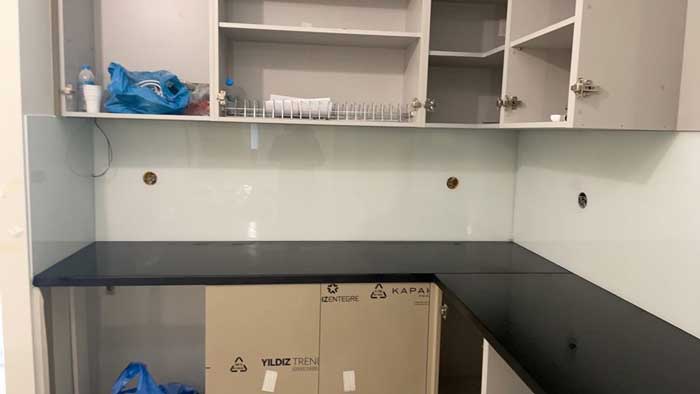 Γυάλινες επενδύσεις κουζίνας - KAMERI GLASS