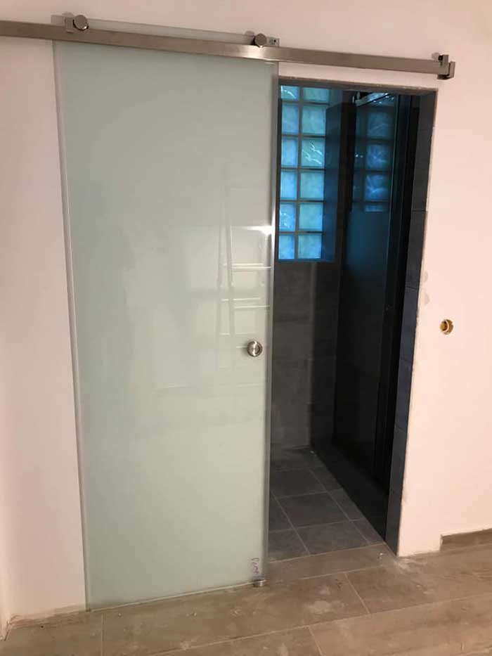 Γυάλινες πόρτες | KAMERI GLASS