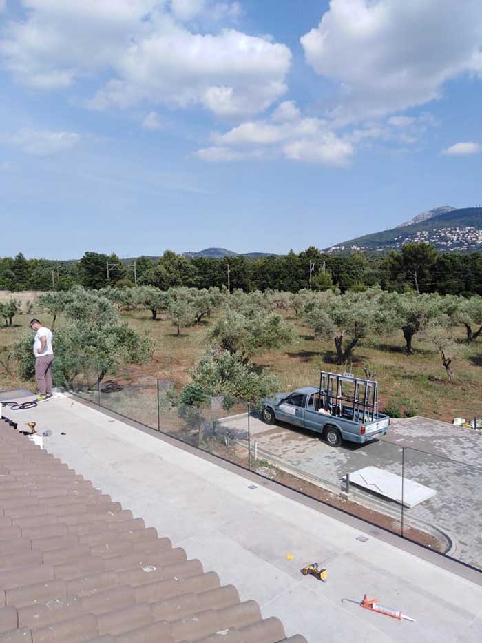 Γυάλινες κουπαστές | KAMERI GLASS