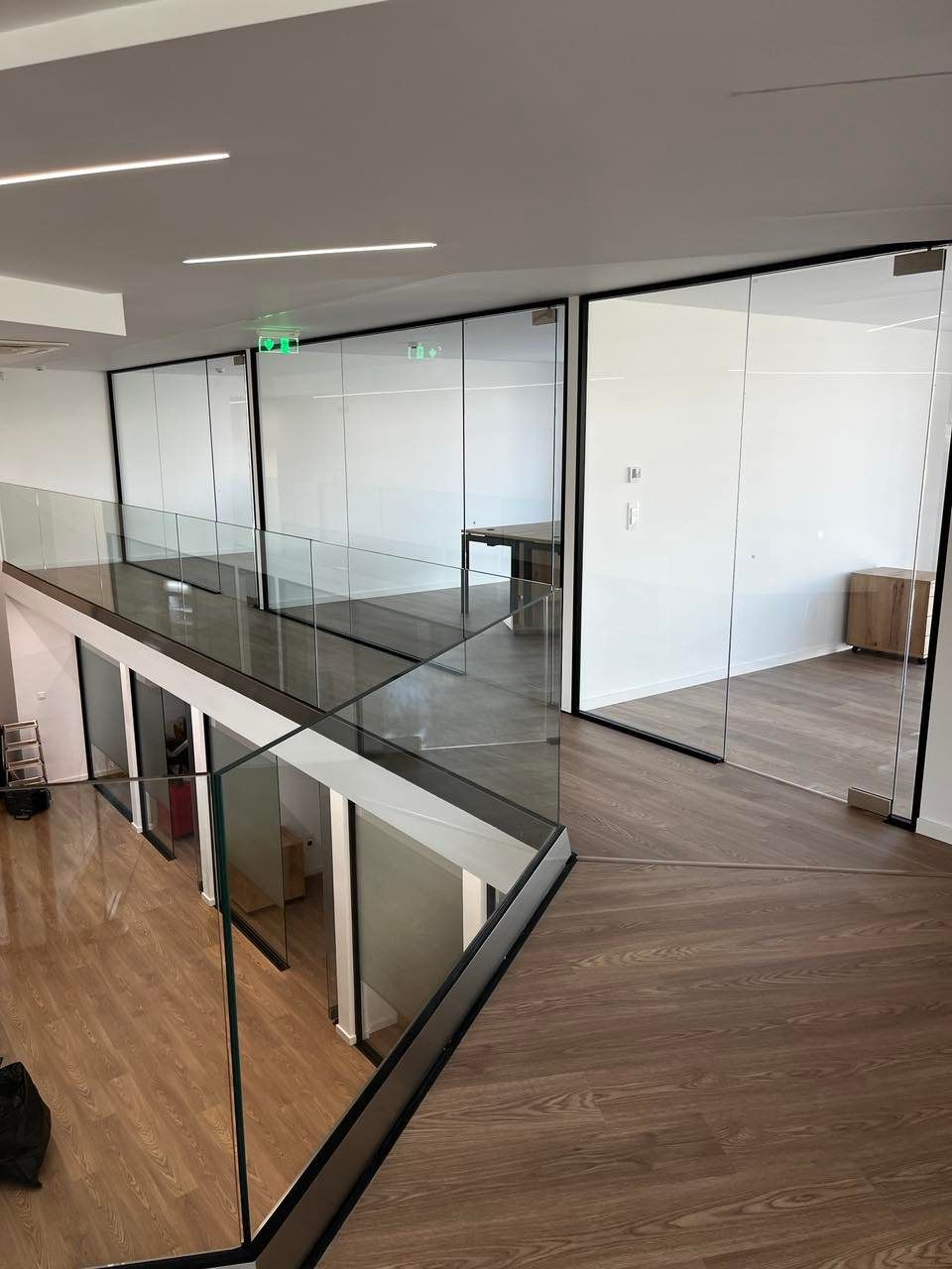 Γυάλινες κουπαστές | KAMERI GLASS