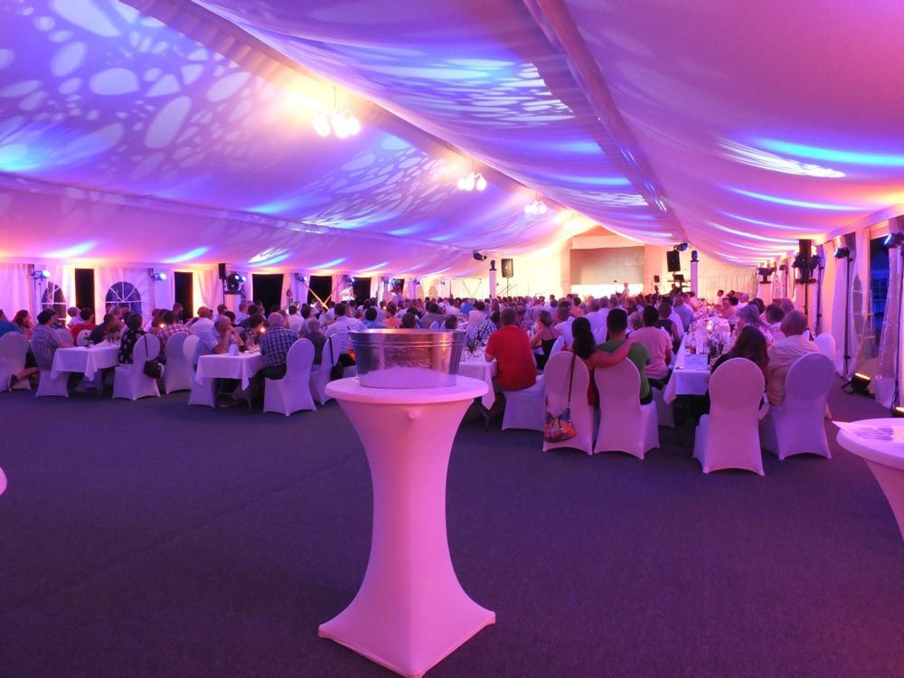 Zeltverleih, Ansprechpartnerinnen für Planung, Terminierung, Abbau, Aufbauhilfe, Bestuhlungspläne, Ausstattung, Großzelte, Eventzelte, Pagoden, Partyzelte, private, Firmenfeiern, Hochzeitszelte, Sternenzelte, Kleinzelte, Partyausstattungen, exklusives Partyzubehör, Festservice, Region Mainfranken, Würzburg, Schweinfurt, Unterfranken, Metropolregion Nürnberg Fürth Erlangen, Getränke Center Wagner GmbH, Getränkemarkt, Wiesentheid, Prichsenstadt, Frei-Haus, Heimdienstplan, freihaus Heimlieferservice, Veranstaltungslieferungen, Service, Getränkeangebot, Getränkeauswahl, Veranstaltungen