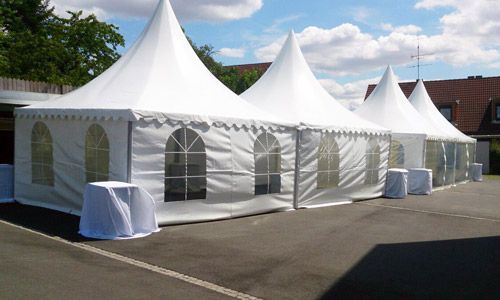 Zeltverleih, Getränke Center Wagner GmbH, Getränkemarkt, Wiesentheid, Prichsenstadt, Partyausstattungen, Ausschank, Beleuchtung, Lichtanlagen, Zeltboden, Schankanlagen, Kühlung, Heizung, Hussen, Tische, Stühle, Toilettenwagen, Gläser, exklusives Partyzubehör, Festservice, Deko-Innenhimmel, Seitenstilverkleidungen, Seitenvorhänge, Transparente Dachplane, Giebelplane, Ballastierung, Türen, Zäune