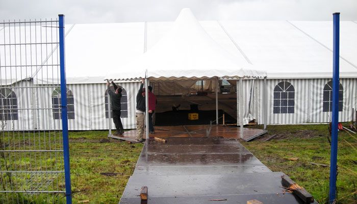 Zeltverleih, Ansprechpartnerinnen für Planung, Terminierung, Abbau, Aufbauhilfe, Bestuhlungspläne, Ausstattung, Großzelte, Eventzelte, Pagoden, Partyzelte, private, Firmenfeiern, Hochzeitszelte, Sternenzelte, Kleinzelte, Partyausstattungen,exklusives Partyzubehör, Festservice, Region Mainfranken, Würzburg, Schweinfurt, Unterfranken, Metropolregion Nürnberg Fürth Erlangen, Getränke Center Wagner GmbH, Getränkemarkt, Wiesentheid, Prichsenstadt, Frei-Haus, Heimdienstplan, freihaus Heimlieferservice, Veranstaltungslieferungen, Service, Getränkeangebot, Getränkeauswahl, Veranstaltungen