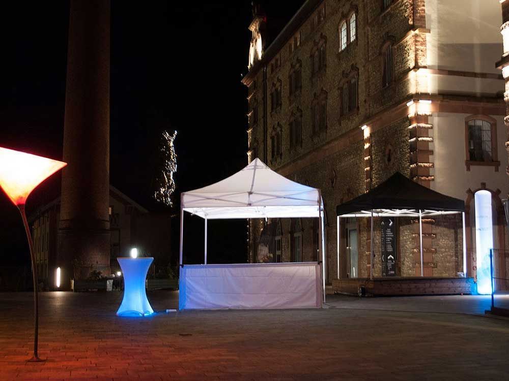 Zeltverleih, Ansprechpartnerinnen für Planung, Terminierung, Abbau, Aufbauhilfe, Bestuhlungspläne, Ausstattung, Großzelte, Eventzelte, Pagoden, Partyzelte, private, Firmenfeiern, Hochzeitszelte, Sternenzelte, Kleinzelte, Partyausstattungen, exklusives Partyzubehör, Festservice, Region Mainfranken, Würzburg, Schweinfurt, Unterfranken, Metropolregion Nürnberg Fürth Erlangen, Getränke Center Wagner GmbH, Getränkemarkt, Wiesentheid, Prichsenstadt, Frei-Haus, Heimdienstplan, freihaus Heimlieferservice, Veranstaltungslieferungen, Service, Getränkeangebot, Getränkeauswahl, Veranstaltungen