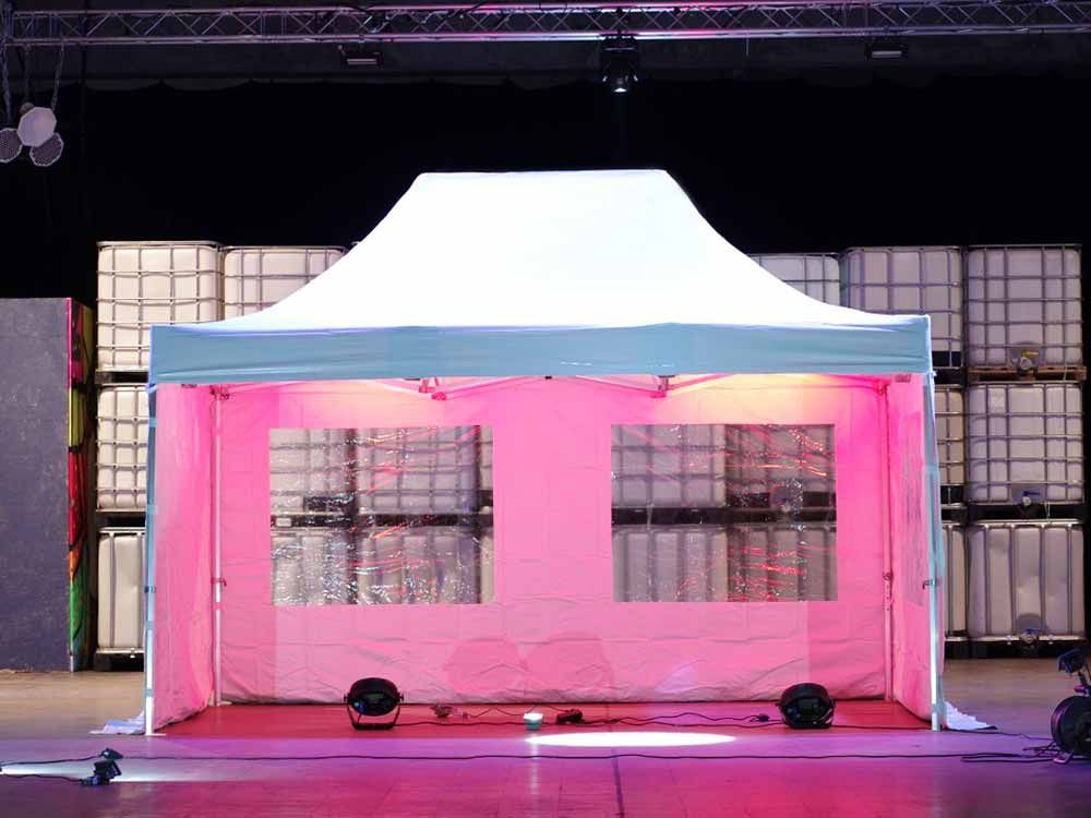 Zeltverleih, Ansprechpartnerinnen für Planung, Terminierung, Abbau, Aufbauhilfe, Bestuhlungspläne, Ausstattung, Großzelte, Eventzelte, Pagoden, Partyzelte, private, Firmenfeiern, Hochzeitszelte, Sternenzelte, Kleinzelte, Partyausstattungen, exklusives Partyzubehör, Festservice, Region Mainfranken, Würzburg, Schweinfurt, Unterfranken, Metropolregion Nürnberg Fürth Erlangen, Getränke Center Wagner GmbH, Getränkemarkt, Wiesentheid, Prichsenstadt, Frei-Haus, Heimdienstplan, freihaus Heimlieferservice, Veranstaltungslieferungen, Service, Getränkeangebot, Getränkeauswahl, Veranstaltungen