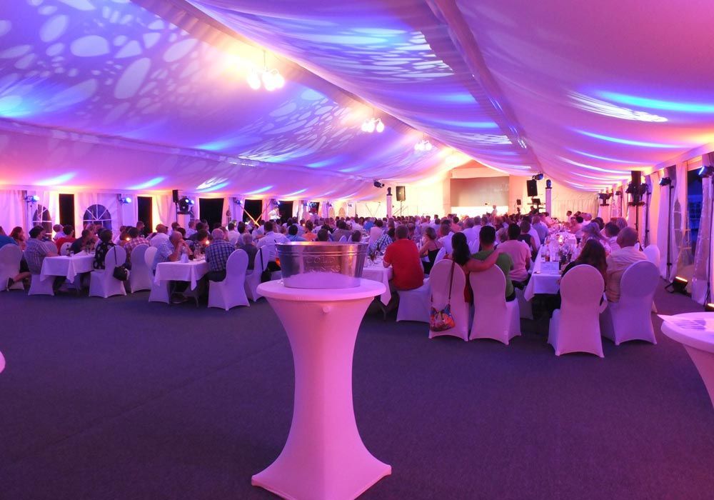 Zeltverleih, Referenzen, Ansprechpartnerinnen für Planung, Terminierung, Abbau, Aufbauhilfe, Bestuhlungspläne, Ausstattung, Großzelte, Eventzelte, Pagoden, Partyzelte, private, Firmenfeiern, Hochzeitszelte, Sternenzelte, Kleinzelte, Partyausstattungen,exklusives Partyzubehör, Festservice, Region Mainfranken, Würzburg, Schweinfurt, Unterfranken, Metropolregion Nürnberg Fürth Erlangen, Getränke Center Wagner GmbH, Getränkemarkt, Wiesentheid, Prichsenstadt, Frei-Haus, Heimdienstplan, freihaus Heimlieferservice, Veranstaltungslieferungen, Service, Getränkeangebot, Getränkeauswahl, Veranstaltungen