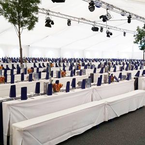 Getränke Center Wagner GmbH, Wiesentheid, Prichsenstadt, Partyausstattungen, Ausschank, Beleuchtung, Lichtanlagen, Zeltboden, Schankanlagen, Kühlung, Heizung, Stuhlhusse, Tische, Stühle, Toilettenwagen, Gläser, exklusives Partyzubehör, Festservice, Stuhl klappbar, Chromstuhl, Banketstühle, Stapelstuhl blau, Barhocker, Hocker, Bänke, Banketttisch lang rund, Garnituren, Klappmöbel, Bistrostehtisch, Tischdecke, Bankauflage, Damastservietten, Sitzkissen, Loungemöbel