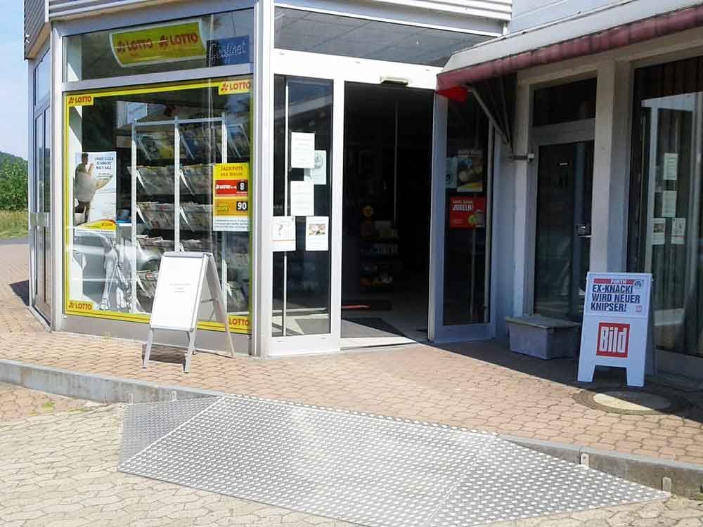 Getränke Center Wagner GmbH, Getränkemarkt, Wiesentheid, Prichsenstadt, Mainstockheim, Schwarzach am Main, Tankstelle Geiselwind, Getränkemärkte, Frei-Haus, Heimdienstplan, freihaus Heimlieferservice, Veranstaltungslieferungen, Getränkeangebot, Getränkeauswahl, Privatbrauereien, alkoholfrei, alkoholisch, Softdrink, Säfte, fränkische Weine, Bier, Gin, Whisky, Whiskey, Getränkehandel