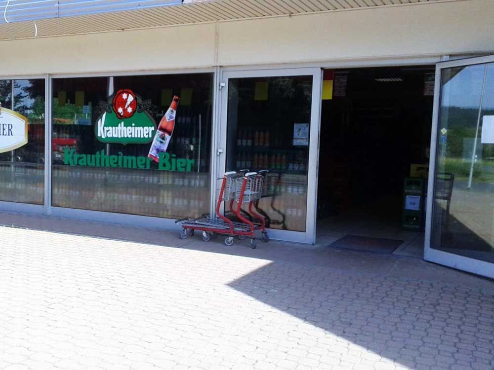 Getränke Center Wagner GmbH, Getränkemarkt, Wiesentheid, Prichsenstadt, Mainstockheim, Schwarzach am Main, Tankstelle Geiselwind, Getränkemärkte, Frei-Haus, Heimdienstplan, freihaus Heimlieferservice, Veranstaltungslieferungen, Getränkeangebot, Getränkeauswahl, Privatbrauereien, alkoholfrei, alkoholisch, Softdrink, Säfte, fränkische Weine, Bier, Gin, Whisky, Whiskey, Getränkehandel