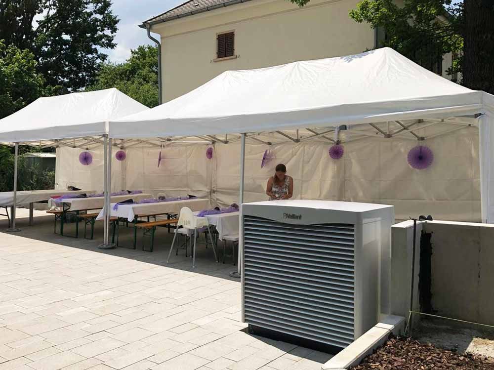 Zeltverleih, Ansprechpartnerinnen für Planung, Terminierung, Abbau, Aufbauhilfe, Bestuhlungspläne, Ausstattung, Großzelte, Eventzelte, Pagoden, Partyzelte, private, Firmenfeiern, Hochzeitszelte, Sternenzelte, Kleinzelte, Partyausstattungen, exklusives Partyzubehör, Festservice, Region Mainfranken, Würzburg, Schweinfurt, Unterfranken, Metropolregion Nürnberg Fürth Erlangen, Getränke Center Wagner GmbH, Getränkemarkt, Wiesentheid, Prichsenstadt, Frei-Haus, Heimdienstplan, freihaus Heimlieferservice, Veranstaltungslieferungen, Service, Getränkeangebot, Getränkeauswahl, Veranstaltungen