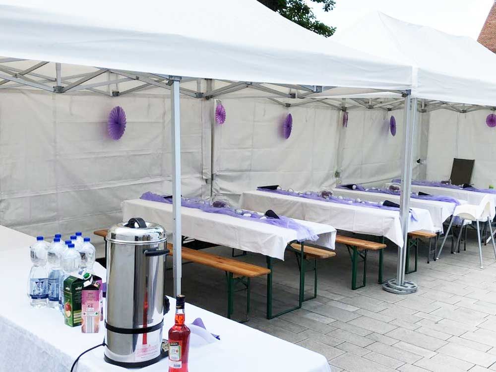 Zeltverleih, Ansprechpartnerinnen für Planung, Terminierung, Abbau, Aufbauhilfe, Bestuhlungspläne, Ausstattung, Großzelte, Eventzelte, Pagoden, Partyzelte, private, Firmenfeiern, Hochzeitszelte, Sternenzelte, Kleinzelte, Partyausstattungen, exklusives Partyzubehör, Festservice, Region Mainfranken, Würzburg, Schweinfurt, Unterfranken, Metropolregion Nürnberg Fürth Erlangen, Getränke Center Wagner GmbH, Getränkemarkt, Wiesentheid, Prichsenstadt, Frei-Haus, Heimdienstplan, freihaus Heimlieferservice, Veranstaltungslieferungen, Service, Getränkeangebot, Getränkeauswahl, Veranstaltungen