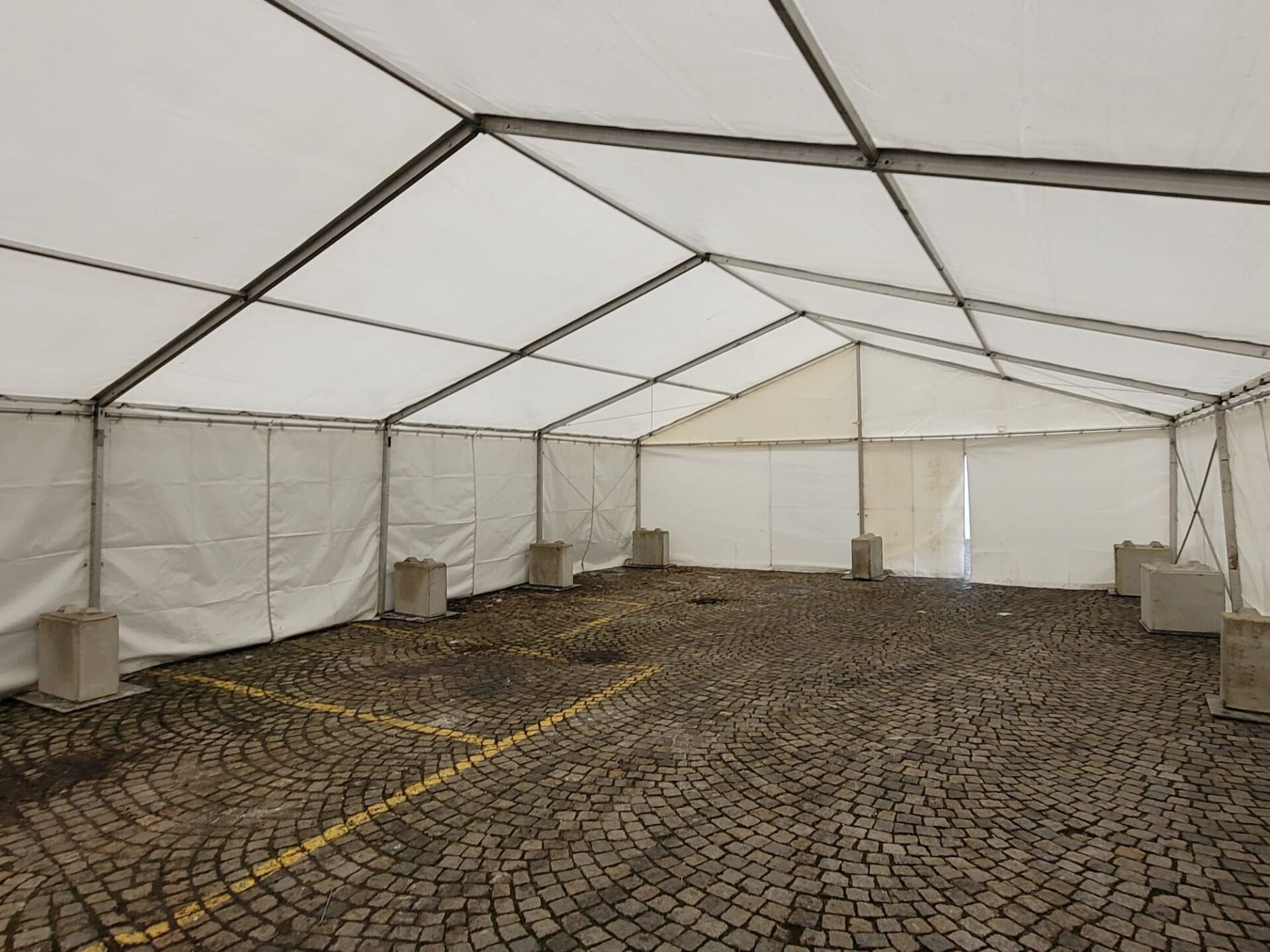 Getränke Wagner Schutzzelte / Gewerbezelte