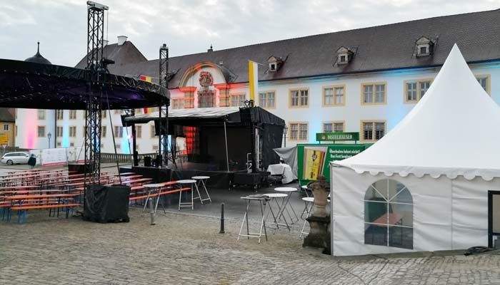 Zeltverleih, Großzelte, Eventzelte, Pagoden, Partyzelte, private, Firmenfeiern, Hochzeitszelte, Sternenzelte, Kleinzelte, Partyausstattungen, Ausschank, Beleuchtung, Lichtanlagen, Zeltboden, Schankanlagen, Kühlung, Heizung, Hussen, Tische, Stühle, Toilettenwagen, Gläser, exklusives Partyzubehör, Festservice, Region Mainfranken, Würzburg, Schweinfurt, Unterfranken, Metropolregion Nürnberg Fürth Erlangen, Getränke Center Wagner GmbH, Getränkemarkt, Wiesentheid, Prichsenstadt, Mainstockheim, Schwarzach am Main, Tankstelle Geiselwind, Getränkemärkte, Frei-Haus, Heimdienstplan, freihaus Heimlieferservice, Veranstaltungslieferungen, Service, Getränkeangebot, Getränkeauswahl, Privatbrauereien, Getränkehandel, Veranstaltungen, Gin, Whisky Tasting