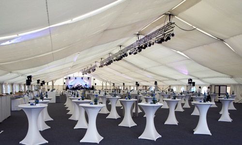 Zeltverleih, Getränke Center Wagner GmbH, Getränkemarkt, Wiesentheid, Prichsenstadt, Partyausstattungen, Ausschank, Beleuchtung, Lichtanlagen, Zeltboden, Schankanlagen, Kühlung, Heizung, Hussen, Tische, Stühle, Toilettenwagen, Gläser, exklusives Partyzubehör, Festservice, Deko-Innenhimmel, Seitenstilverkleidungen, Seitenvorhänge, Transparente Dachplane, Giebelplane, Ballastierung, Türen, Zäune
