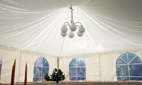 Zeltverleih, Getränke Center Wagner GmbH, Getränkemarkt, Wiesentheid, Prichsenstadt, Partyausstattungen, Ausschank, Beleuchtung, Lichtanlagen, Zeltboden, Schankanlagen, Kühlung, Heizung, Hussen, Tische, Stühle, Toilettenwagen, Gläser, exklusives Partyzubehör, Festservice, Deko-Innenhimmel, Seitenstilverkleidungen, Seitenvorhänge, Transparente Dachplane, Giebelplane, Ballastierung, Türen, Zäune