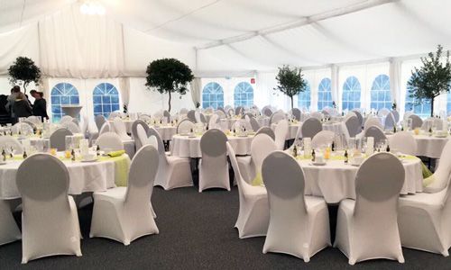 Zeltverleih, Getränke Center Wagner GmbH, Getränkemarkt, Wiesentheid, Prichsenstadt, Partyausstattungen, Ausschank, Beleuchtung, Lichtanlagen, Zeltboden, Schankanlagen, Kühlung, Heizung, Hussen, Tische, Stühle, Toilettenwagen, Gläser, exklusives Partyzubehör, Festservice, Deko-Innenhimmel, Seitenstilverkleidungen, Seitenvorhänge, Transparente Dachplane, Giebelplane, Ballastierung, Türen, Zäune