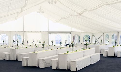 Zeltverleih, Getränke Center Wagner GmbH, Getränkemarkt, Wiesentheid, Prichsenstadt, Partyausstattungen, Ausschank, Beleuchtung, Lichtanlagen, Zeltboden, Schankanlagen, Kühlung, Heizung, Hussen, Tische, Stühle, Toilettenwagen, Gläser, exklusives Partyzubehör, Festservice, Deko-Innenhimmel, Seitenstilverkleidungen, Seitenvorhänge, Transparente Dachplane, Giebelplane, Ballastierung, Türen, Zäune