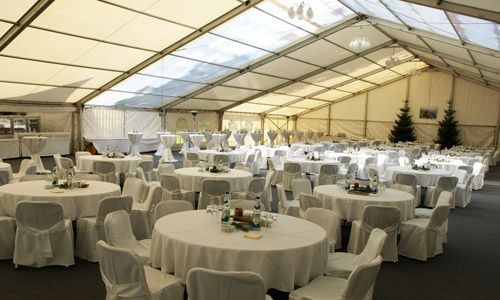 Zeltverleih, Getränke Center Wagner GmbH, Getränkemarkt, Wiesentheid, Prichsenstadt, Partyausstattungen, Ausschank, Beleuchtung, Lichtanlagen, Zeltboden, Schankanlagen, Kühlung, Heizung, Hussen, Tische, Stühle, Toilettenwagen, Gläser, exklusives Partyzubehör, Festservice, Deko-Innenhimmel, Seitenstilverkleidungen, Seitenvorhänge, Transparente Dachplane, Giebelplane, Ballastierung, Türen, Zäune