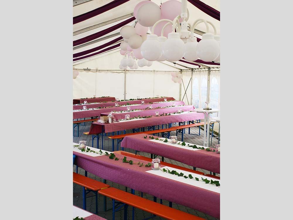 Zeltverleih, Ansprechpartnerinnen für Planung, Terminierung, Abbau, Aufbauhilfe, Bestuhlungspläne, Ausstattung, Großzelte, Eventzelte, Pagoden, Partyzelte, private, Firmenfeiern, Hochzeitszelte, Sternenzelte, Kleinzelte, Partyausstattungen, exklusives Partyzubehör, Festservice, Region Mainfranken, Würzburg, Schweinfurt, Unterfranken, Metropolregion Nürnberg Fürth Erlangen, Getränke Center Wagner GmbH, Getränkemarkt, Wiesentheid, Prichsenstadt, Frei-Haus, Heimdienstplan, freihaus Heimlieferservice, Veranstaltungslieferungen, Service, Getränkeangebot, Getränkeauswahl, Veranstaltungen