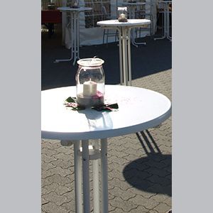 Getränke Center Wagner GmbH, Wiesentheid, Prichsenstadt, Partyausstattungen, Ausschank, Beleuchtung, Lichtanlagen, Zeltboden, Schankanlagen, Kühlung, Heizung, Stuhlhusse, Tische, Stühle, Toilettenwagen, Gläser, exklusives Partyzubehör, Festservice, Stuhl klappbar, Chromstuhl, Banketstühle, Stapelstuhl blau, Barhocker, Hocker, Bänke, Banketttisch lang rund, Garnituren, Klappmöbel, Bistrostehtisch, Tischdecke, Bankauflage, Damastservietten, Sitzkissen, Loungemöbel