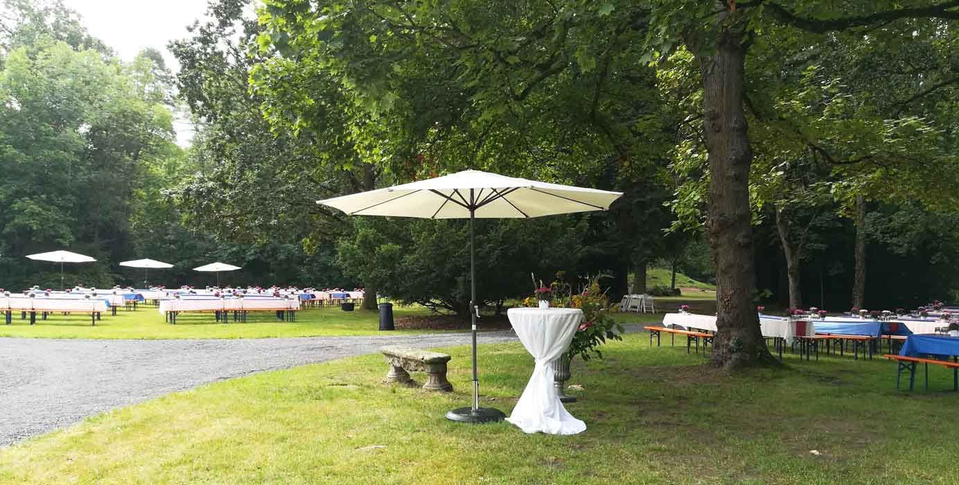 Zeltverleih, Referenzen, Ansprechpartnerinnen für Planung, Terminierung, Abbau, Aufbauhilfe, Bestuhlungspläne, Ausstattung, Großzelte, Eventzelte, Pagoden, Partyzelte, private, Firmenfeiern, Hochzeitszelte, Sternenzelte, Kleinzelte, Partyausstattungen,exklusives Partyzubehör, Festservice, Region Mainfranken, Würzburg, Schweinfurt, Unterfranken, Metropolregion Nürnberg Fürth Erlangen, Getränke Center Wagner GmbH, Getränkemarkt, Wiesentheid, Prichsenstadt, Frei-Haus, Heimdienstplan, freihaus Heimlieferservice, Veranstaltungslieferungen, Service, Getränkeangebot, Getränkeauswahl, Veranstaltungen