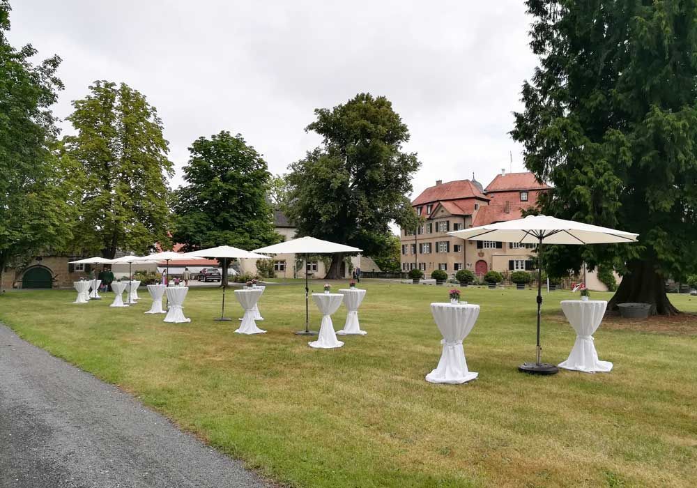 Zeltverleih, Referenzen, Ansprechpartnerinnen für Planung, Terminierung, Abbau, Aufbauhilfe, Bestuhlungspläne, Ausstattung, Großzelte, Eventzelte, Pagoden, Partyzelte, private, Firmenfeiern, Hochzeitszelte, Sternenzelte, Kleinzelte, Partyausstattungen,exklusives Partyzubehör, Festservice, Region Mainfranken, Würzburg, Schweinfurt, Unterfranken, Metropolregion Nürnberg Fürth Erlangen, Getränke Center Wagner GmbH, Getränkemarkt, Wiesentheid, Prichsenstadt, Frei-Haus, Heimdienstplan, freihaus Heimlieferservice, Veranstaltungslieferungen, Service, Getränkeangebot, Getränkeauswahl, Veranstaltungen