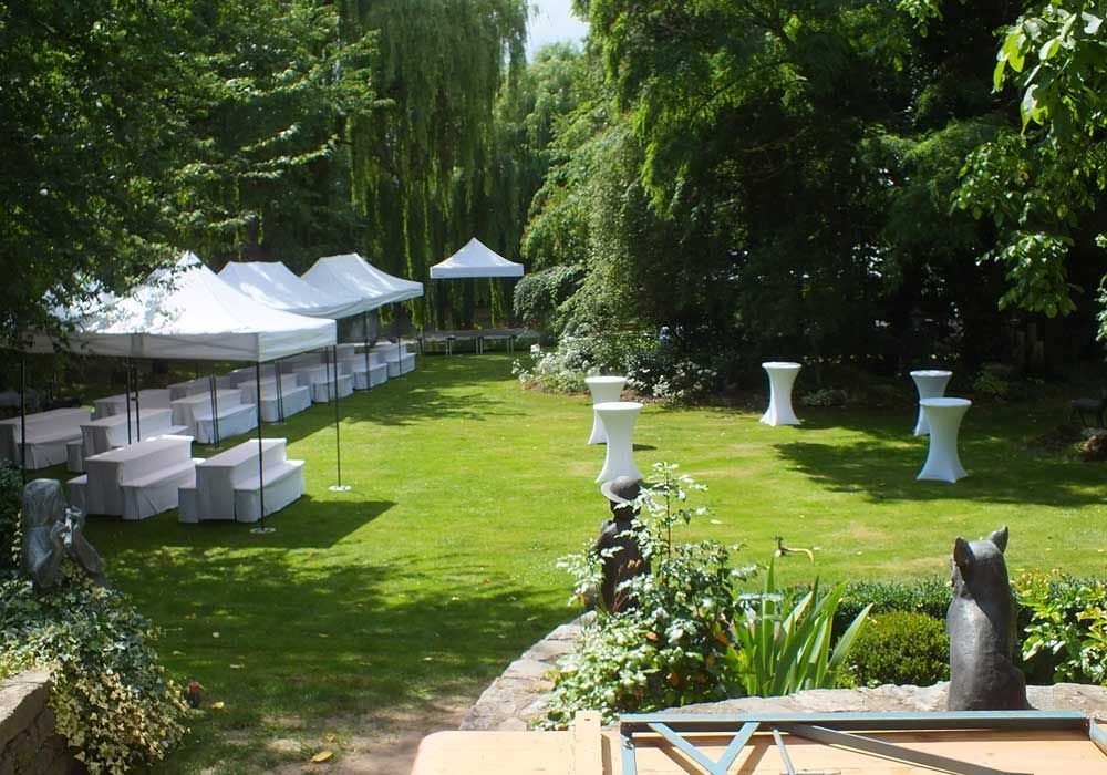 Zeltverleih, Referenzen, Ansprechpartnerinnen für Planung, Terminierung, Abbau, Aufbauhilfe, Bestuhlungspläne, Ausstattung, Großzelte, Eventzelte, Pagoden, Partyzelte, private, Firmenfeiern, Hochzeitszelte, Sternenzelte, Kleinzelte, Partyausstattungen,exklusives Partyzubehör, Festservice, Region Mainfranken, Würzburg, Schweinfurt, Unterfranken, Metropolregion Nürnberg Fürth Erlangen, Getränke Center Wagner GmbH, Getränkemarkt, Wiesentheid, Prichsenstadt, Frei-Haus, Heimdienstplan, freihaus Heimlieferservice, Veranstaltungslieferungen, Service, Getränkeangebot, Getränkeauswahl, Veranstaltungen