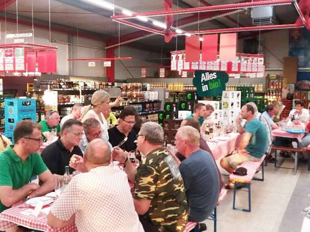 Getränke Center Wagner GmbH, Getränkemarkt, Wiesentheid, Prichsenstadt, Mainstockheim, Schwarzach am Main, Tankstelle Geiselwind, Getränkemärkte, Frei-Haus, Heimdienstplan, freihaus Heimlieferservice, Veranstaltungen, Stadtfeste, Gin, Whisky Tasting, Abtswinder Weinherbst, Königsberger Pfingstfest, Altstadtweinfest Prichsenstadt