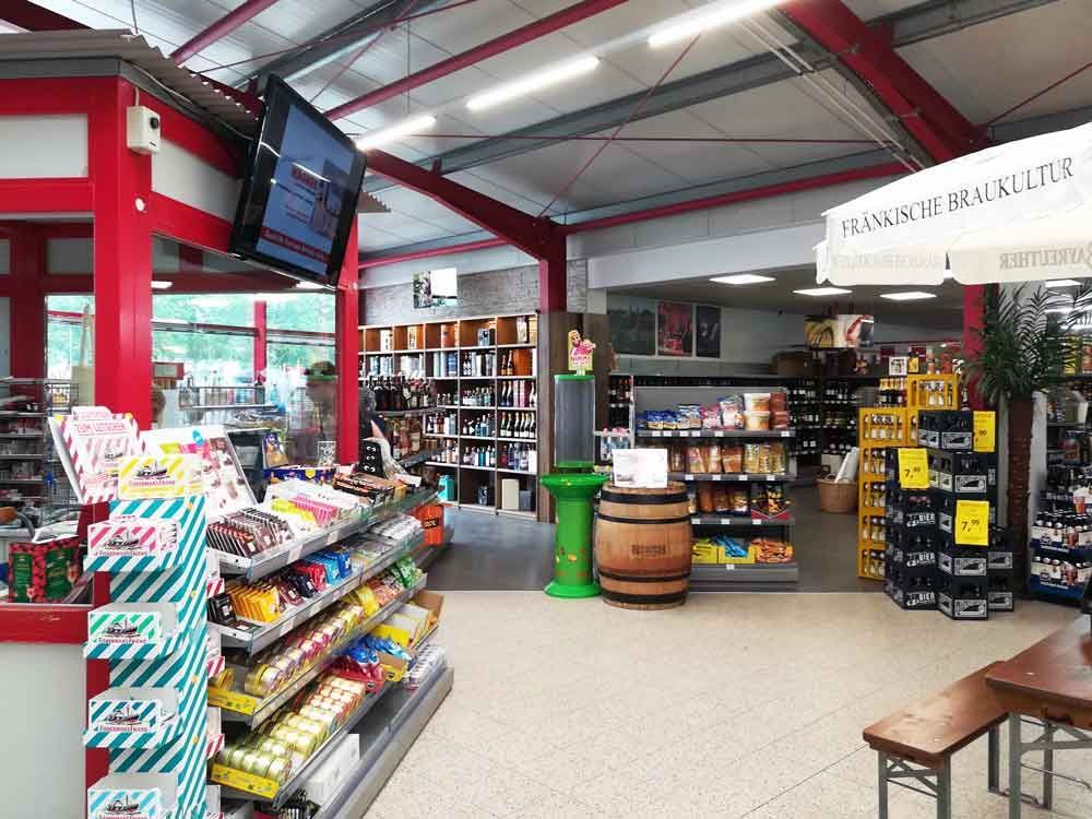 Getränke Center Wagner GmbH, Getränkemarkt, Wiesentheid, Prichsenstadt, Mainstockheim, Schwarzach am Main, Tankstelle Geiselwind, Getränkemärkte, Frei-Haus, Heimdienstplan, freihaus Heimlieferservice, Veranstaltungslieferungen, Getränkeangebot, Getränkeauswahl, Privatbrauereien, alkoholfrei, alkoholisch, Softdrink, Säfte, fränkische Weine, Bier, Gin, Whisky, Whiskey, Getränkehandel