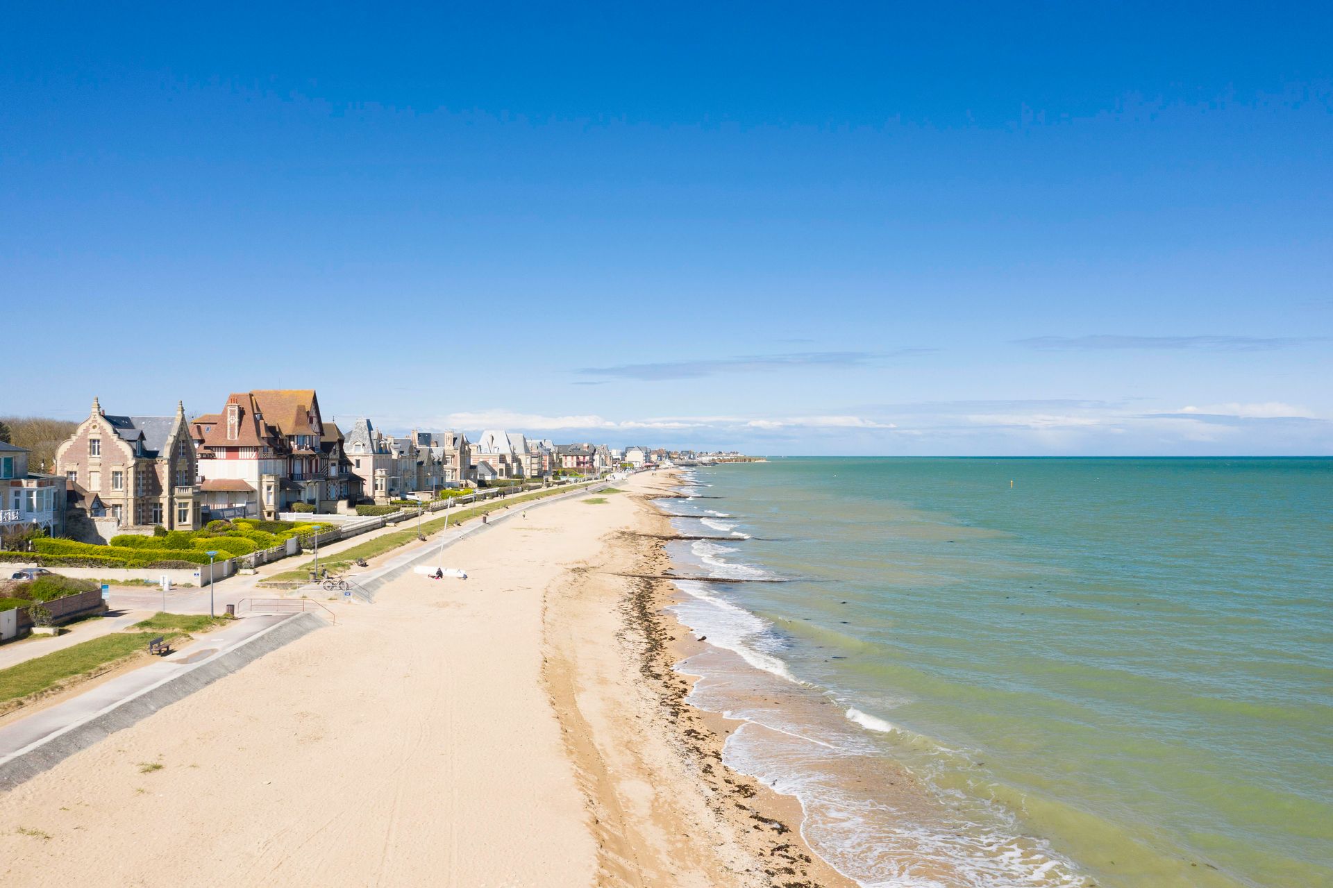 La ville de Lion-sur-Mer.