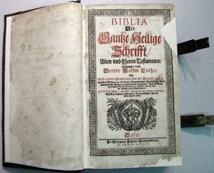gerissenes Buch nach Restauration durch Buchbinderei Bommer GmbH